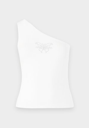 Biela topánka na jedno rameno vyrobená z hladkej tkaniny, s motýľím dizajnom zvýrazneným malými kamienkami na prednej strane.