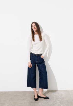 InWear, BALIAIW CROPPED JEANS - Jean flare - dark wash denim