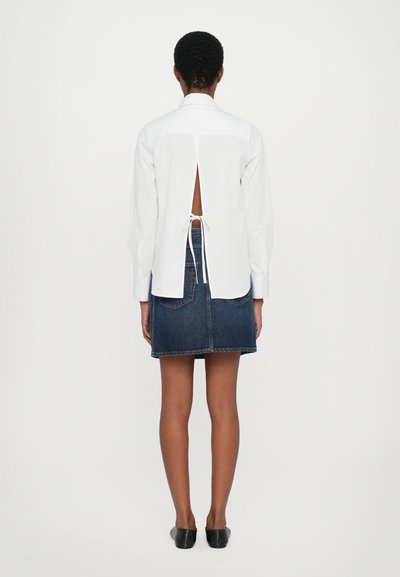 CLOSED CLASSIC SHIRT WITH STRAP DETAIL - Skjortebluse - white