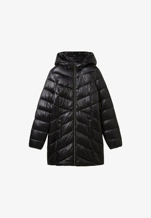 Chaqueta de plumas negra con capucha, que presenta un cierre de cremallera, patrón de acolchado en chevron y bolsillos laterales. Textura suave y brillante.