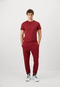 Björn Borg ESSENTIAL - Apdrukāts T-krekls - pomegranate