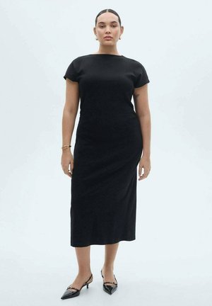 Zwarte midi-jurk met korte mouwen, een ronde halslijn en een aansluitende silhouette. Gladde stof en details met zijsplit.