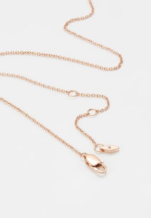 Roségold-Kettenhalsband mit filigranen Gliedern, mit Karabinerverschluss und Verlängerungskette mit runden Gliedern vor weißem Hintergrund.
