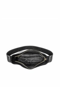 Czarna skórzana nerka z pikowanym wnętrzem, wyposażona w zamek błyskawiczny i szeroki, regulowany pasek. Gładka tekstura i minimalistyczny design.