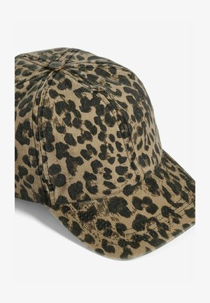 Cappello con stampa leopardata realizzato in tessuto, con corona arrotondata, visiera curva e una combinazione di colori a contrasto fra nero e marrone chiaro, con cuciture visibili.