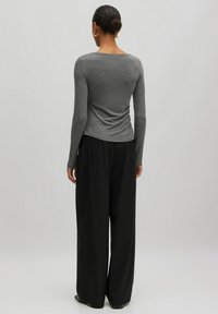 EDITED KARTER - Longsleeve - grau