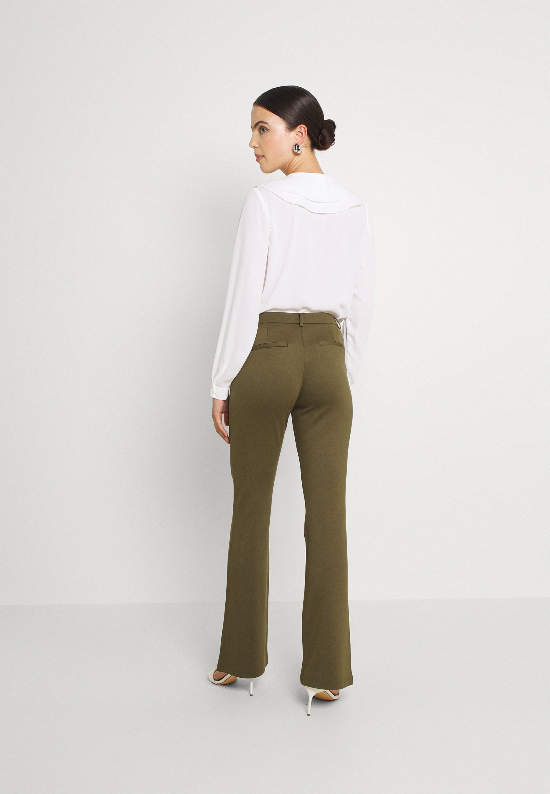 ONLY ONLELORA-VIKA SUPER FLARE PANT - Broek - ivy green/Groen - Zalando.nl