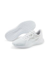 Zapatillas deportivas blancas con parte superior de malla, diseño texturizado y suela de goma. Incorporan cordones y detalles m�ínimos en el lateral.