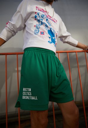 Nike Performance Kurze Sporthose - green