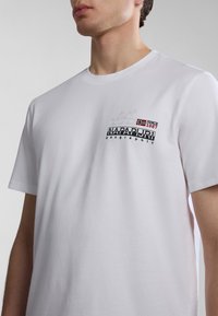 Napapijri COLVILLE - Camiseta estampada - bright white