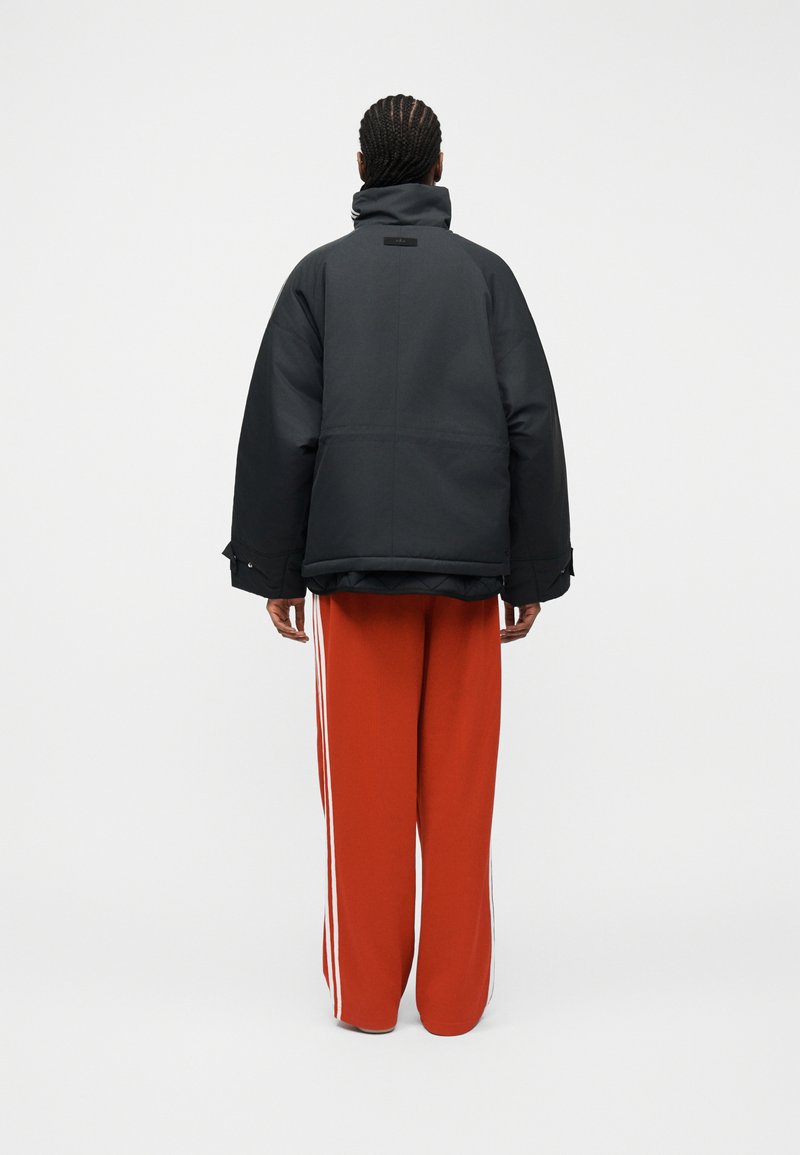 adidas Originals Zimní bunda - black