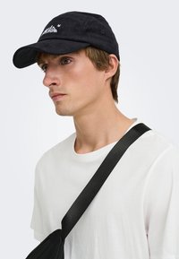 Επιλέχθηκε, black
