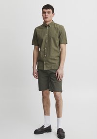 Casual Friday CFANTON  FIL A FIL SHIRT - Overhemd - burnt olive melange