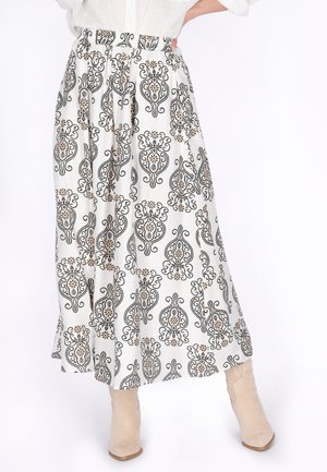 - Spódnica trapezowa