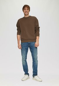 QS LOGO - Sweater - braun