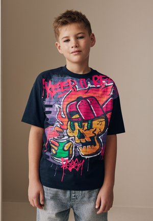 Next, SHORT SLEEVE GRAPHIC - T-shirts print - navy graffiti skull
