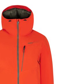 Felroze waterdichte jas met een rits aan de voorkant, een verstelbare capuchon en contrasterende grijze accenten, en een borstzak voor opbergruimte.