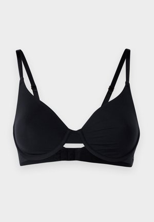 Sutiã preto com copas triangulares, alças ajustáveis e um detalhe cortado ao centro. Textura de tecido suave e fecho traseiro tradicional com gancho e olho.