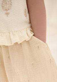Next REGULAR FIT - SHORT SLEEVE FRILL SET - Rövidnadrágok - cream flower embroidery