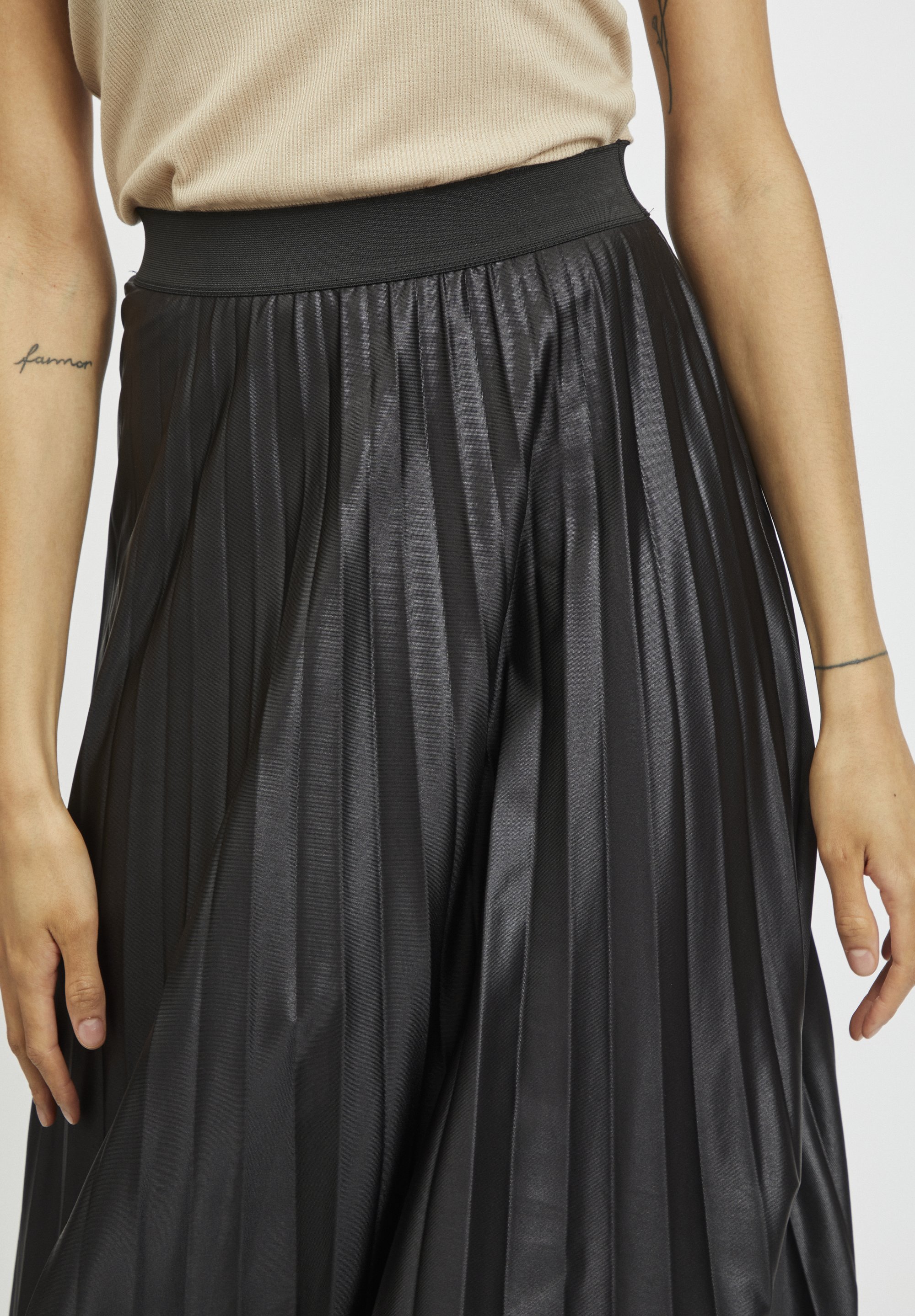 16d4794fe883445b9ab38b57137aaa6b.jpg?imwidth=1800