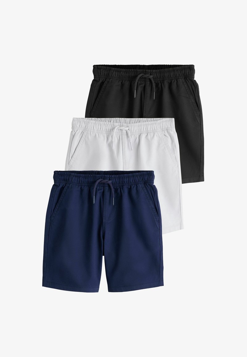 Tres pares de pantalones cortos de hombre con cintura elástica y cordones, en negro, blanco y azul marino, apilados verticalmente sobre un fondo blanco.