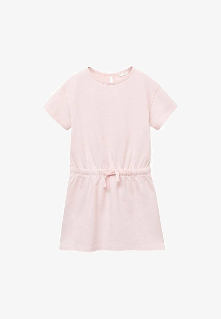 Short-sleeve dress in light pink, made of soft fabric. Features a comfortable elastic waist and a decorative tie at the front.