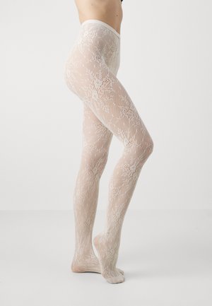 Meias brancas transparentes com padrão de renda, ajuste justo e aparência opaca e texturizada, com uma cinta suave e ponta aberta.