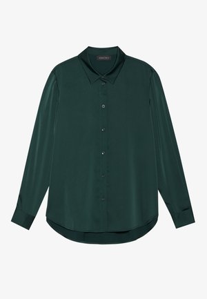 Cămașă verde închis cu mâneci lungi, dintr-un material neted, cu guler ascuțit, închidere cu butoni în față și tiv rotunjit.