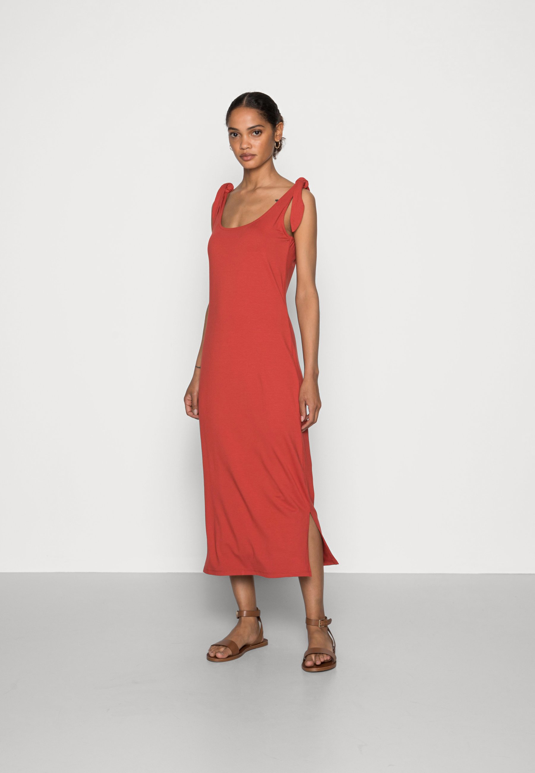 Edc By Esprit Tie Dress Jerseykleid Terracotta Rot Metallic Zalando De 