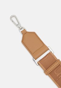 Calvin Klein MUST SHOULDER BAG - Borsa a mano - lion
