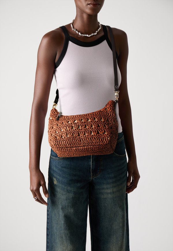 SHOULDER BAG SHELBY - Handtasche
