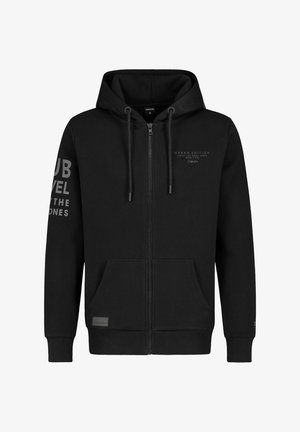 Zwarte rits hoodie gemaakt van fleece materiaal. Heeft voorzakken, een capuchon met trekkoord en bedrukte branding op de mouwen en de borst. Regular fit.