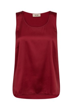 Burgundysatin ärmlös topp med rundad halsringning, avslappnad passform, sidfickor och slät yta; inga synliga mönster eller dekorationer.