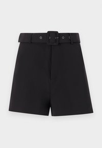 Svarte shorts laget av glatt stoff, med en bred linning med beltehemper og firkantet spenne, designet med en skreddersydd passform.