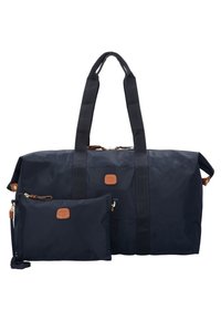 Borsone in nylon blu navy con dettagli in pelle marrone, dotato di manici superiori doppi e una tasca rimovibile con zip. Texture liscia, chiusura con zip.