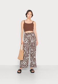 Even&Odd Top - brown