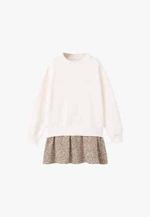 Sweat-shirt blanc avec "AWESOME" en relief sur le devant, associé à une jupe à volants en imprimé léopard en bas. Tissu doux, design décontracté.