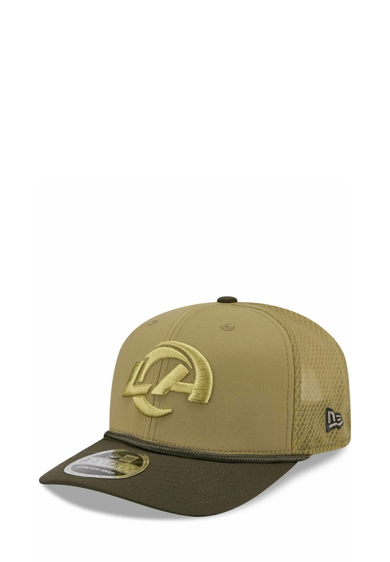 Khaki-Cap mit gesticktem Logo, strukturiertem Vorderteil, Mesh-Rücken, flachem Schirm und kontrastierendem dunkelgrünen Visier. Verstellbarer Snapback-Verschluss.