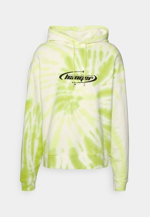 Zeleno-bela tie-dye kapuca z kengurujem žepom, okruglim čipkama i crnim "hanger" logotipom na grudima. Mekana tekstura tkanine.