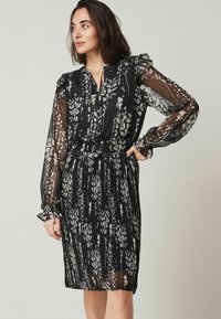 Next REGULAR FIT - Denní šaty - monochrome floral