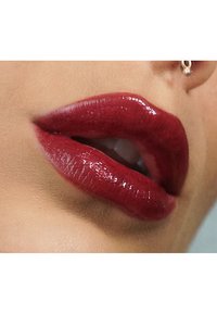 LH cosmetics FANTASTICK MULTI-USE LIPSTICK SPF15 czerwony