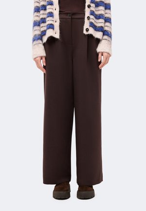 Modström, GALEMD WIDE PANTS - Панталони - seal brown
