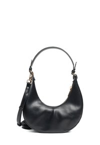 Sac en cuir noir à bandoulière avec une silhouette courbée, un extérieur texturé, une bandoulière réglable et des accents en métal doré.