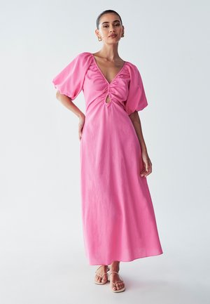 ST MRLO MILLS - Maxi šaty - bubble gum pink