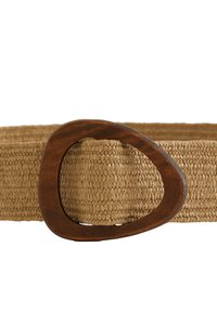 Woven béžový opasok so širokou, oválnou drevenou prackou. Textúrovaná látka s prirodzeným povrchom. Ľahký a flexibilný dizajn.