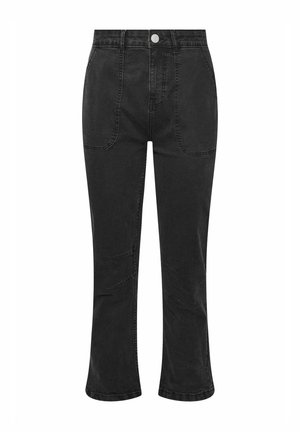 Czarne dżinsy z dzwonami i wysokim stanem, z dwoma kieszeniami z przodu i zapięciem na guzik. Gładka tekstura, fason prostych nogawek.