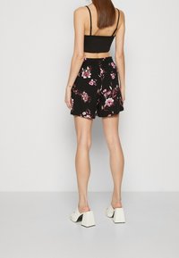 b.young Short - multi-coloured
