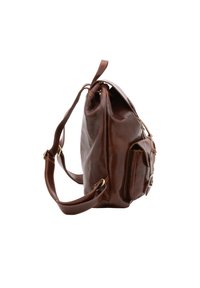Borsa a spalla in pelle marrone con una texture liscia. Presenta una tasca laterale, una tracolla regolabile e una chiusura superiore, mostrando linee pulite e un design semplice.