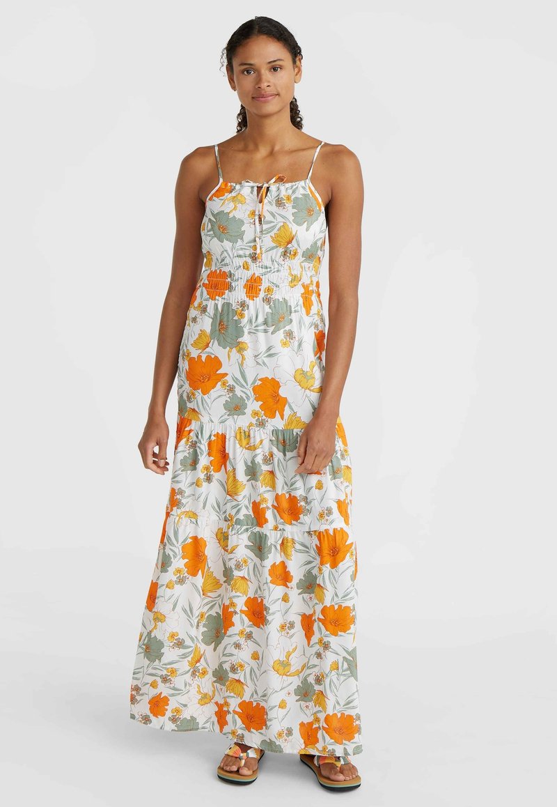 Valge lilleline maksikleit, millel on oranžide ja roheliste lillede mustrid. Reguleeritavad spagettitripid ja kokkuvõetud bodice detail. Lamedad sandaalid.