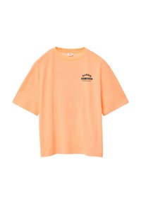 Lichtoranje T-shirt met korte mouwen met zwarte tekst "RAMEN Fresh & Delicious Tokyo Ramen Street" op de linkerkant van de borst.